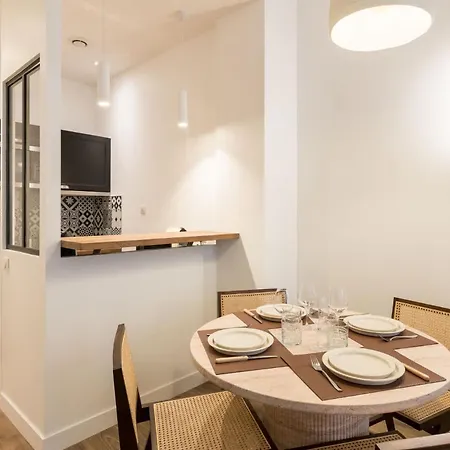 Apartment Elegant A Deux Pas Du Moulin Rouge