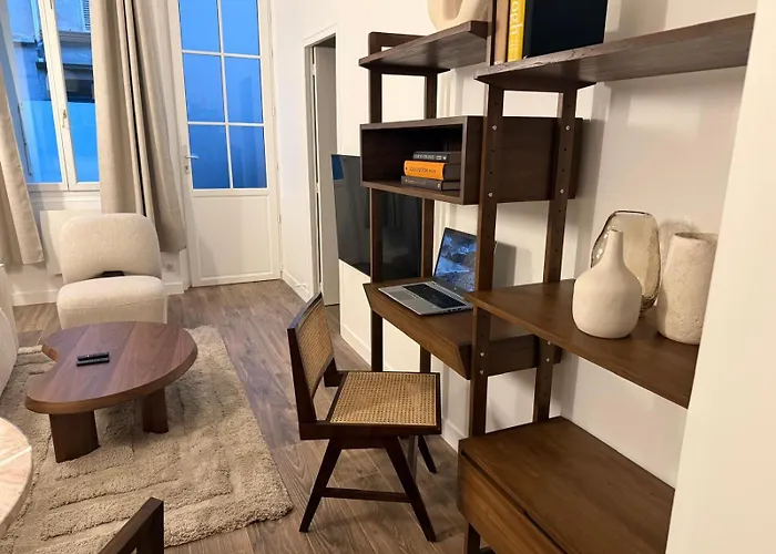 Elegant A Deux Pas Du Moulin Rouge * باريس