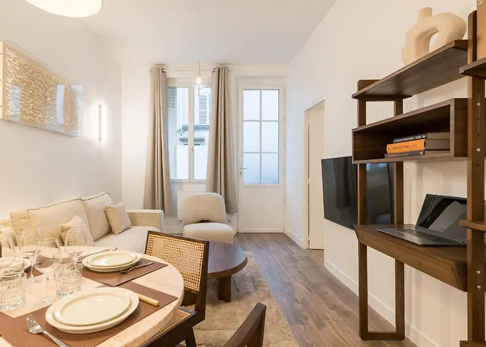 Elegant A Deux Pas Du Moulin Rouge باريس